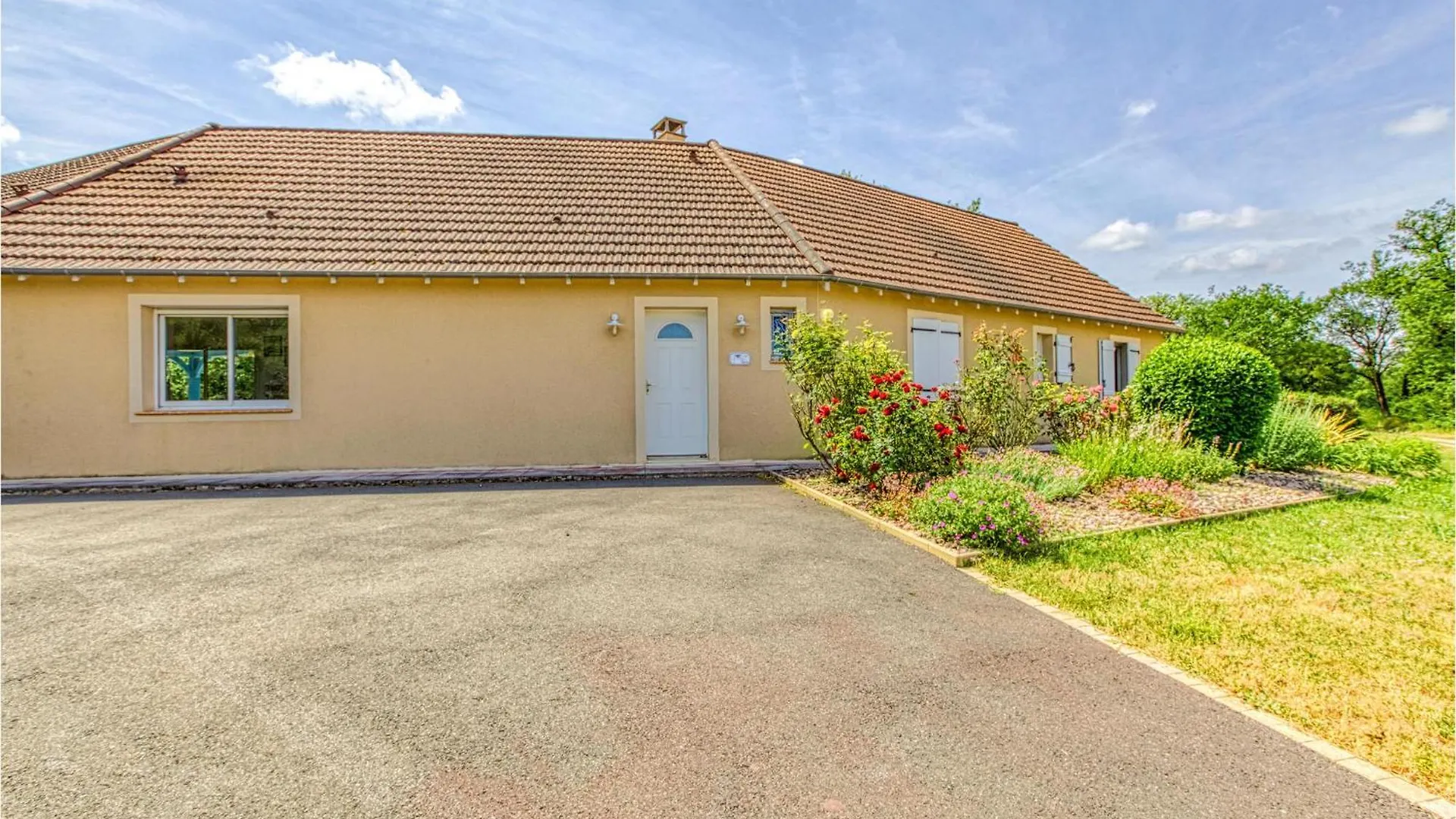 Lovely Home In Autoire With Outdoor Swimming Pool 0*,  France
